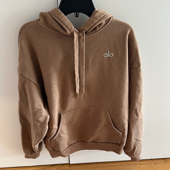 Alo Sweatshirt - Picture 1 of 3